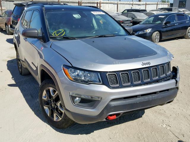 3C4NJDDB2JT417694 - 2018 JEEP COMPASS TR GRAY photo 1