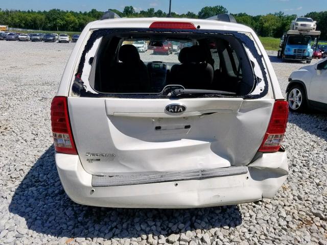 KNDMG4C79B6369890 - 2011 KIA SEDONA LX WHITE photo 9