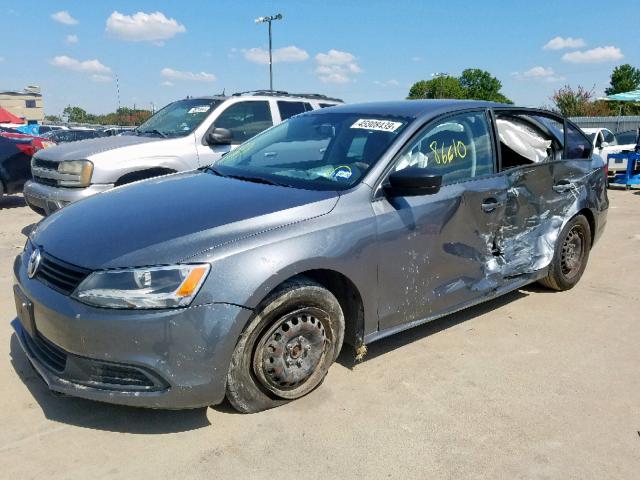 3VW2K7AJ9EM252365 - 2014 VOLKSWAGEN JETTA BASE GRAY photo 2