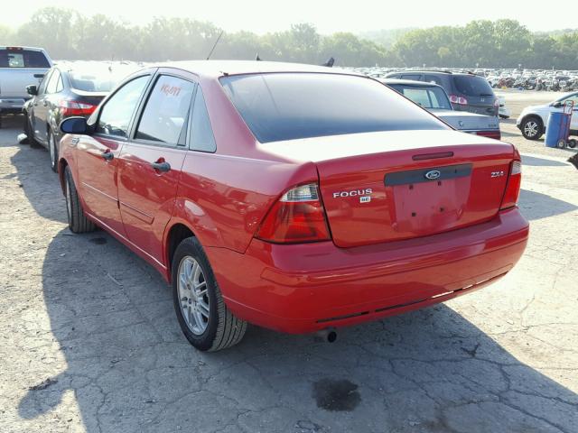 1FAFP34N85W238542 - 2005 FORD FOCUS ZX4 RED photo 3