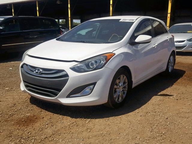 KMHD35LE3DU079204 - 2013 HYUNDAI ELANTRA GT WHITE photo 2