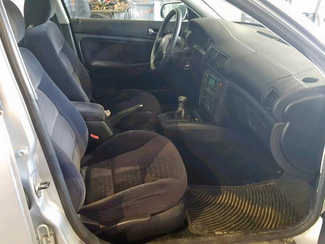 WVWND63B94E036868 - 2004 VOLKSWAGEN PASSAT GL SILVER photo 5