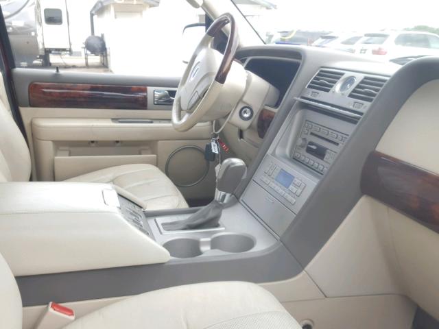 5LMFU28R94LJ06957 - 2004 LINCOLN NAVIGATOR 栗色 照片 5
