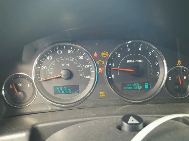 1J8HH48N66C267498 - 2006 JEEP COMMANDER BLACK photo 8