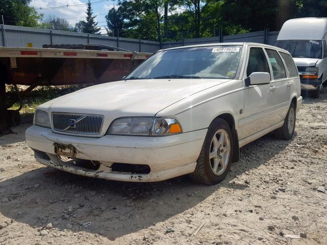 YV1LW61J7Y2636852 - 2000 VOLVO V70 BASE WHITE photo 2