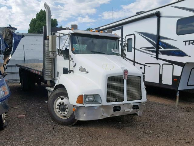 2NKMHD7X54M394719 - 2004 KENWORTH CONSTRUCTI WHITE photo 1