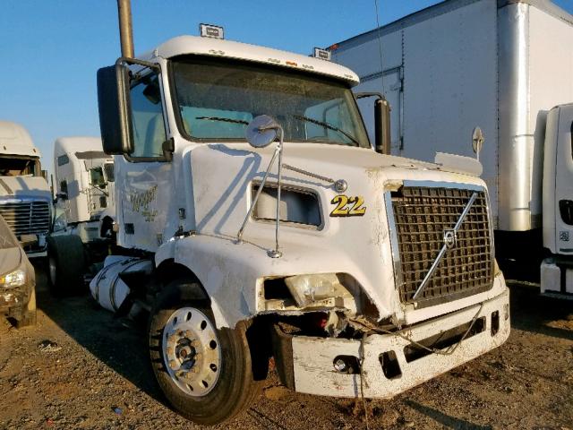 4V4MC9EH48N490831 - 2008 VOLVO VN VNM WHITE photo 1