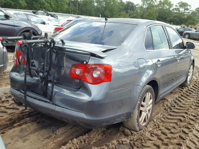 3VWEF71K77M151001 - 2007 VOLKSWAGEN JETTA WOLF GRAY photo 4