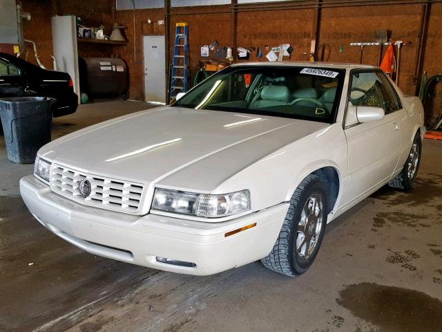 1G6ET1291XU613331 - 1999 CADILLAC ELDORADO T WHITE photo 2