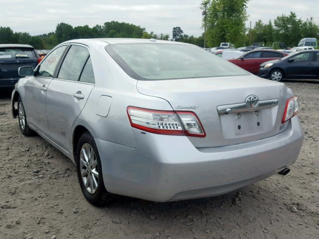 4T1BB3EK4BU135049 - 2011 TOYOTA CAMRY HYBR SILVER photo 3