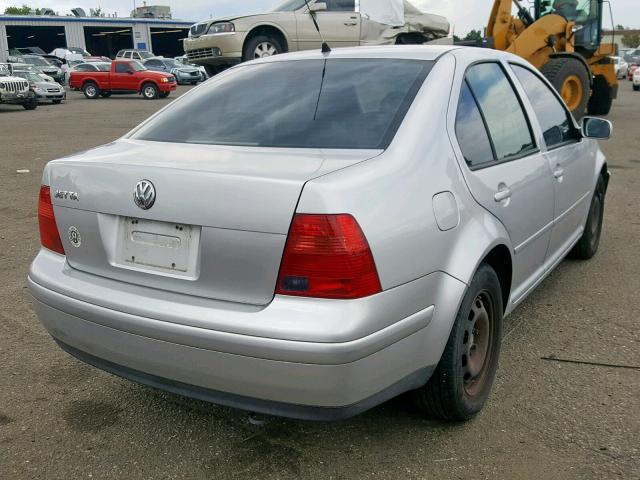 3VWRA29M4YM135915 - 2000 VOLKSWAGEN JETTA GL SILVER photo 4