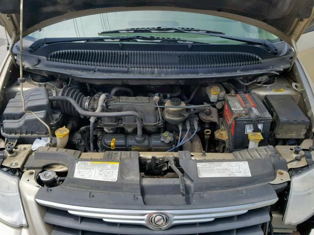 2C4GP44R65R446645 - 2005 CHRYSLER TOWN & COU TAN photo 7