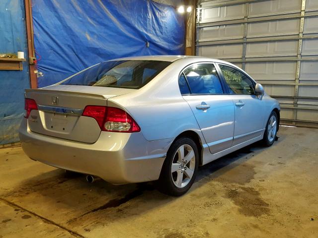 2HGFA1F67AH561089 - 2010 HONDA CIVIC LX-S 银色 照片 4