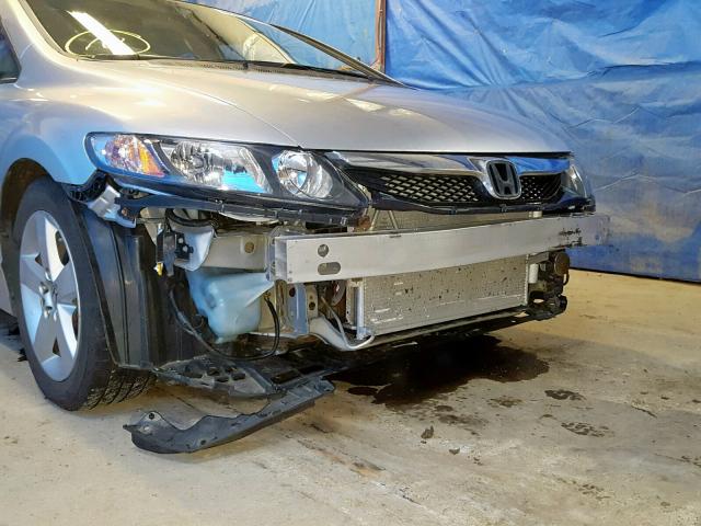 2HGFA1F67AH561089 - 2010 HONDA CIVIC LX-S 银色 照片 9