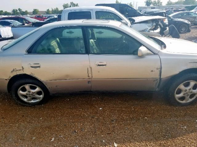 JT8BF22G6V0069939 - 1997 LEXUS ES 300 SILVER photo 9