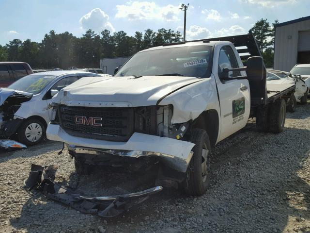 1GD312CL7BF114343 - 2011 GMC SIERRA C35 WHITE photo 2