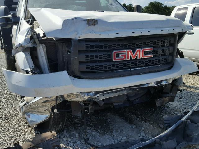 1GD312CL7BF114343 - 2011 GMC SIERRA C35 WHITE photo 9