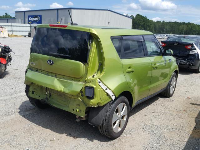 KNDJN2A23G7822679 - 2016 KIA SOUL GREEN photo 4