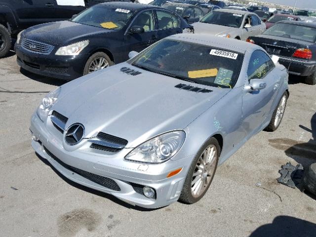 WDBWK73F26F085117 - 2006 MERCEDES-BENZ SLK 55 AMG SILVER photo 2