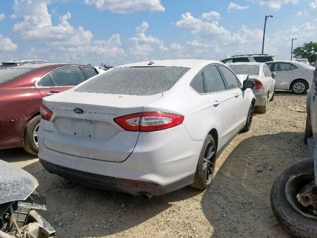 1FA6P0G71E5351783 - 2014 FORD FUSION S WHITE photo 4