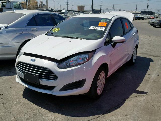 3FADP4AJ0FM153338 - 2015 FORD FIESTA S WHITE photo 2