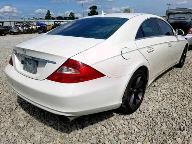 WDDDJ72X28A117883 - 2008 MERCEDES-BENZ CLS 550 WHITE photo 4