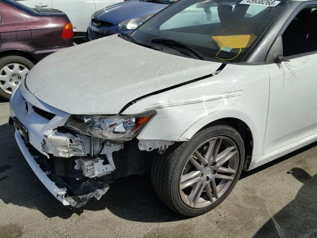 JTKJF5C79B3008990 - 2011 TOYOTA SCION TC თეთრი ფოტო 9