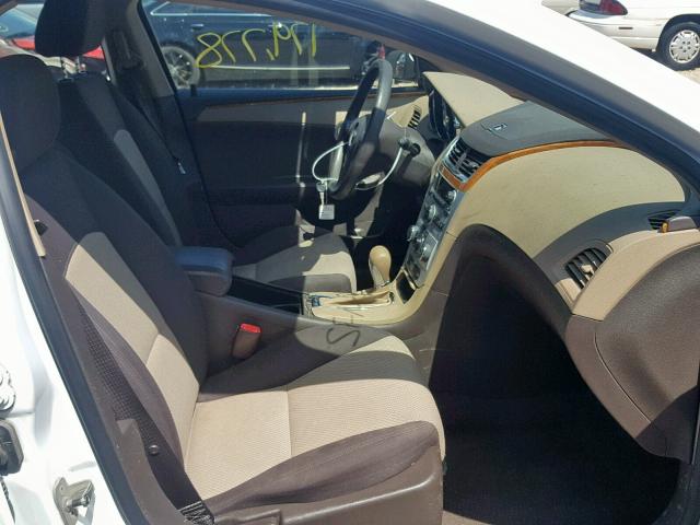 1G1ZH57B99F143200 - 2009 CHEVROLET MALIBU 1LT WHITE photo 5