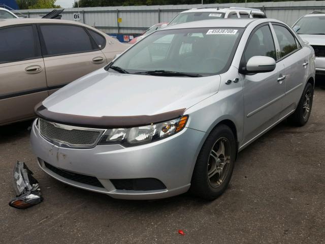 KNAFU4A22B5326620 - 2011 KIA FORTE EX SILVER photo 2