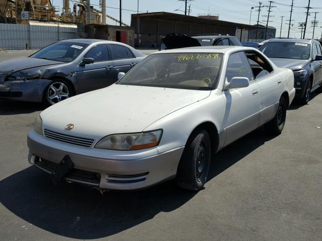 JT8VK13T0P0223711 - 1993 LEXUS ES 300 WHITE photo 2