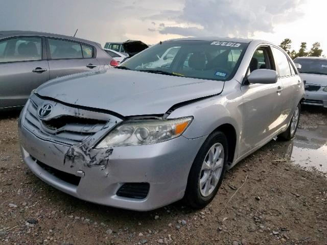 4T1BF3EK2BU140738 - 2011 TOYOTA CAMRY BASE SILVER photo 2