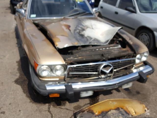 WDBBA45A4EA013946 - 1984 MERCEDES-BENZ 380 SL TAN photo 9