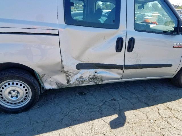 ZFBERFAB7H6H24104 - 2017 RAM PROMASTER 银色 照片 9