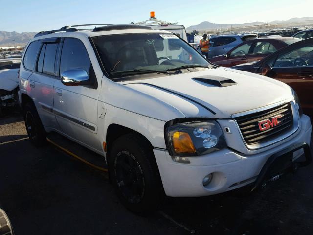 1GKDT13SX22467935 - 2002 GMC ENVOY WHITE photo 1