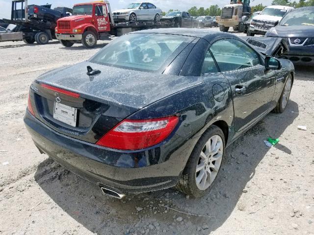 WDDPK3JA3GF120549 - 2016 MERCEDES-BENZ SLK 300 BLACK photo 4