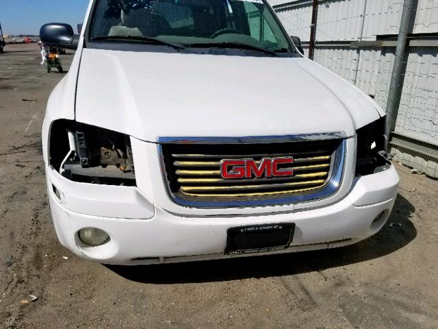 1GKDT13S042118463 - 2004 GMC ENVOY WHITE photo 9