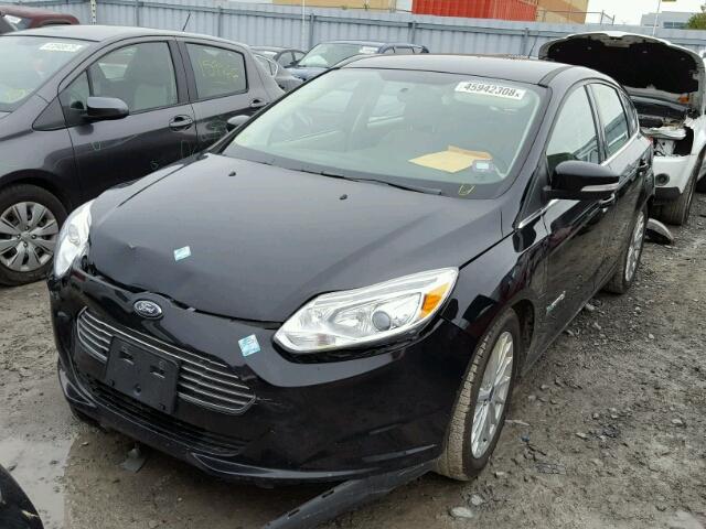 1FADP3R40HL273329 - 2017 FORD FOCUS BEV BLACK photo 2