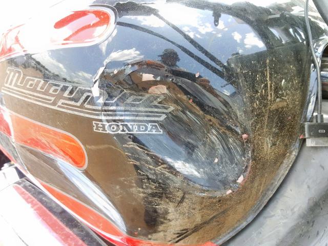 JH2RC4332VM200980 - 1997 HONDA VF750 C2 RED photo 9