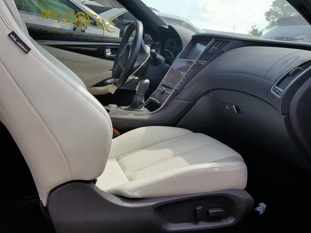 JN1EV7EK2HM362946 - 2017 INFINITI Q60 PREMIU WHITE photo 5