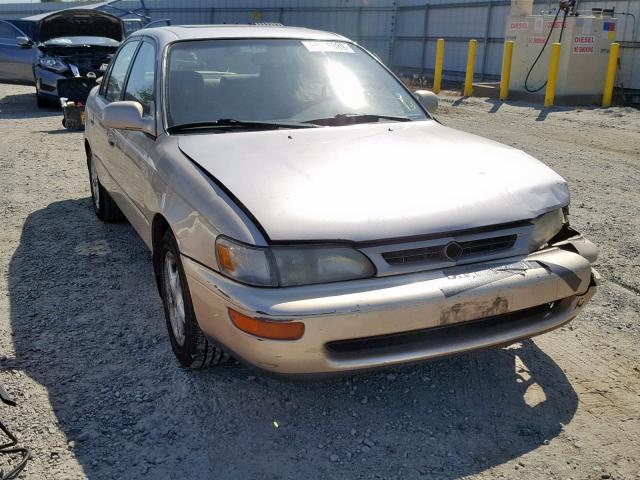 1NXBB02E6VZ653875 - 1997 TOYOTA COROLLA DX GOLD photo 1