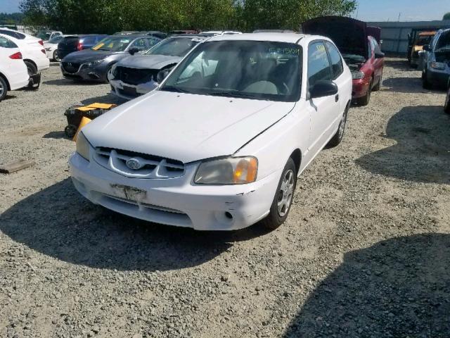 KMHCG35C61U082156 - 2001 HYUNDAI ACCENT GS WHITE photo 2