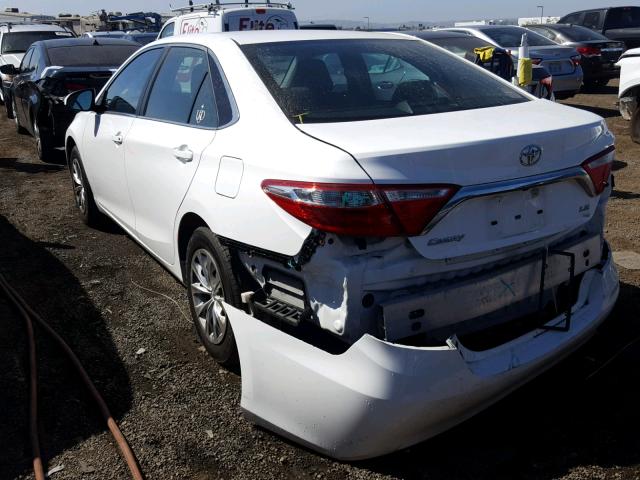 4T4BF1FK1FR499755 - 2015 TOYOTA CAMRY LE WHITE photo 3