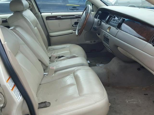 1LNHM83W81Y643488 - 2001 LINCOLN TOWN CAR C BEIGE photo 5