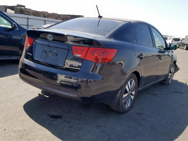 KNAFU4A29D5715404 - 2013 KIA FORTE EX BLACK photo 4