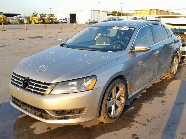 1VWBH7A38CC085656 - 2012 VOLKSWAGEN PASSAT SE SILVER photo 2