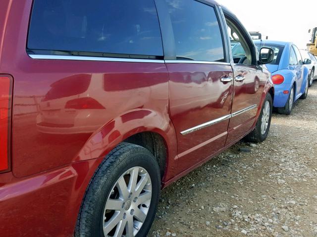 2C4RC1BG2ER409564 - 2014 CHRYSLER TOWN & COU MAROON photo 9