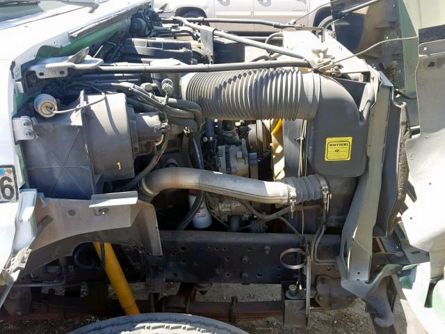 1FDNF80C9VVA25336 - 1997 FORD F800 WHITE photo 7