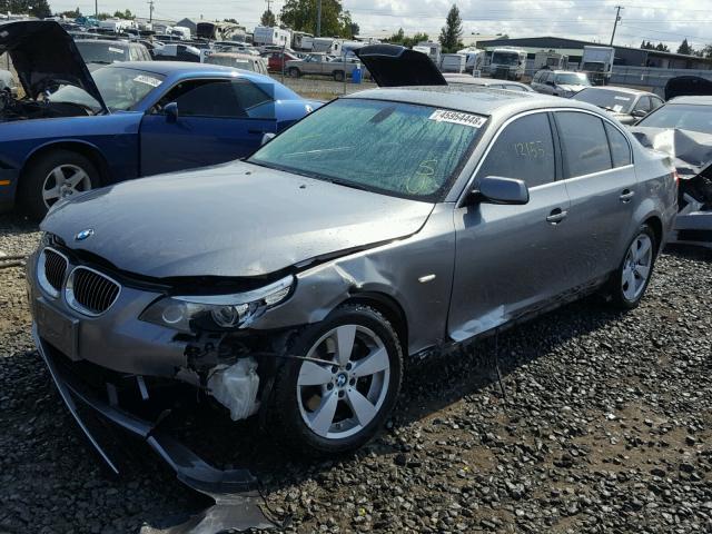 WBANV13508CZ57109 - 2008 BMW 528 XI GRAY photo 2