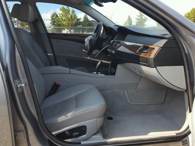 WBANV13508CZ57109 - 2008 BMW 528 XI GRAY photo 5