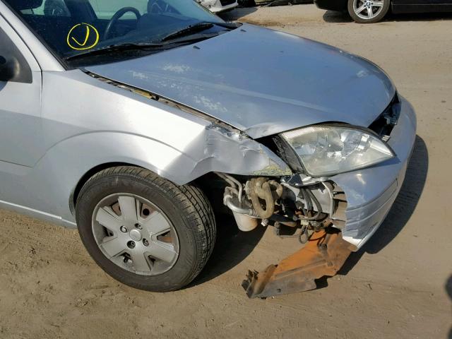 1FAFP34N57W271288 - 2007 FORD FOCUS ZX4 SILVER photo 9